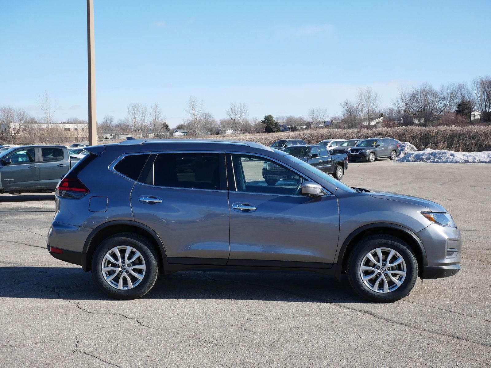 Used 2018 Nissan Rogue SV with VIN KNMAT2MV4JP592556 for sale in Rochester, Minnesota